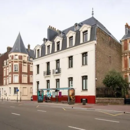 L'escapade Dieppoise - 3 Chambres, 1er Etage Bed & Breakfast 3*